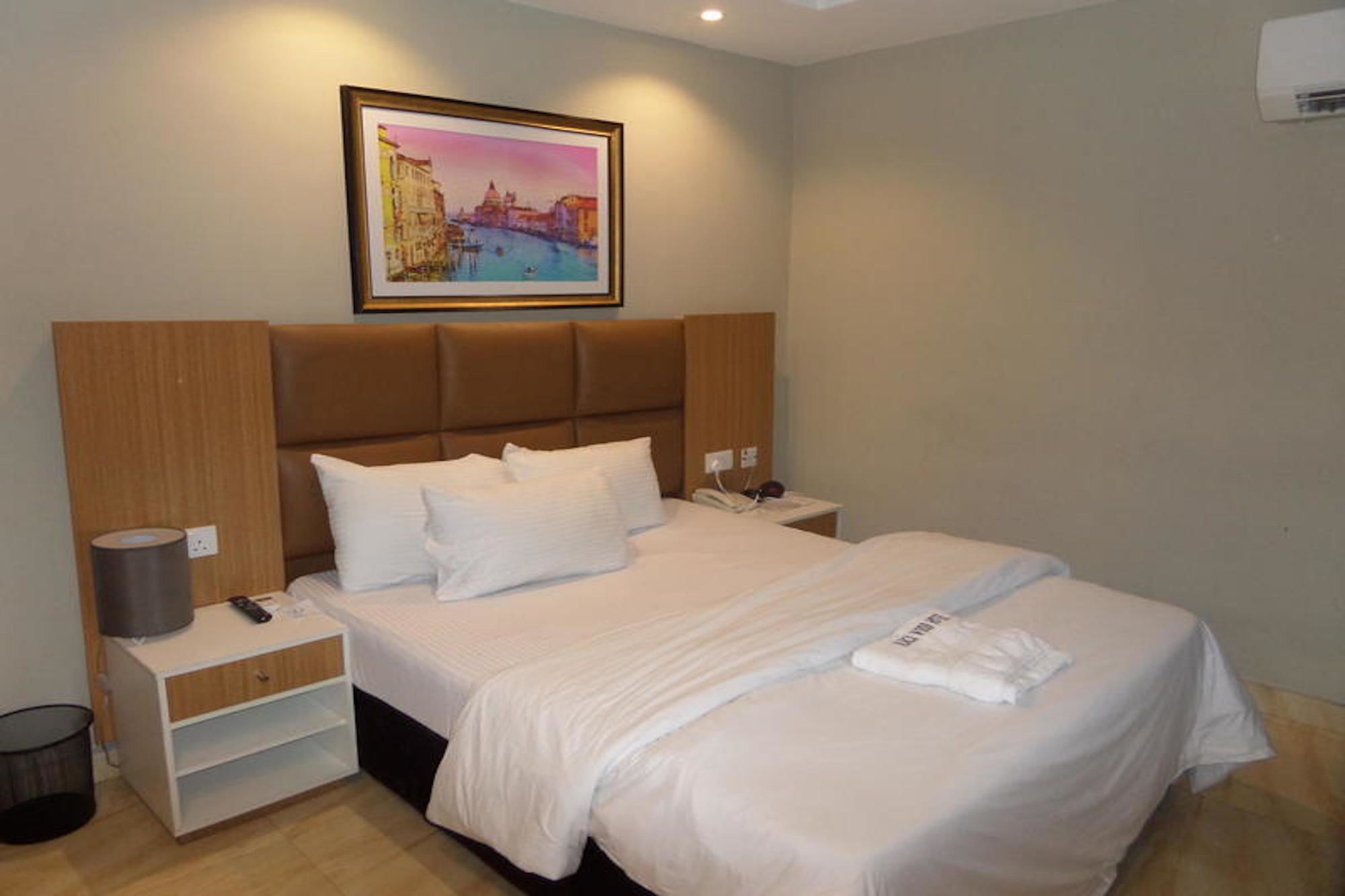 Blackwood Hotels Ikeja Exterior foto